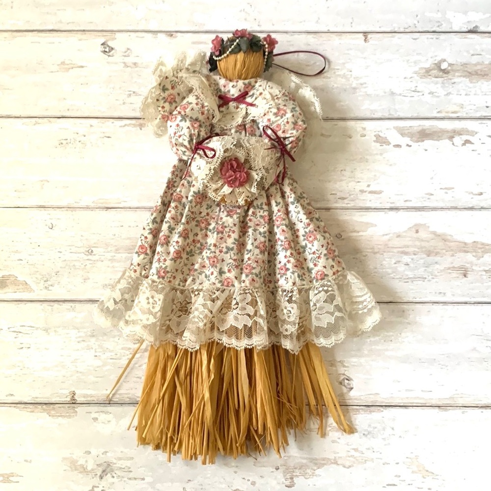 Vintage Corn Husk Doll Lace Floral Dress Pioneer Women Outfit 18in Tall